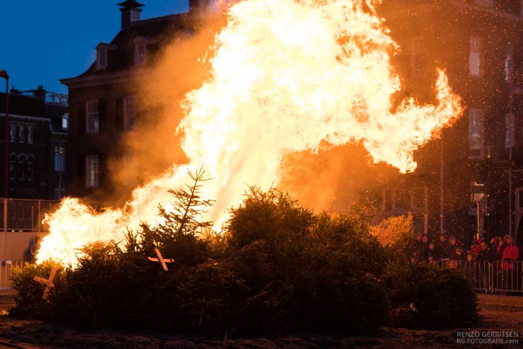 Kerstboomverbranding Amsterdam Museumplein