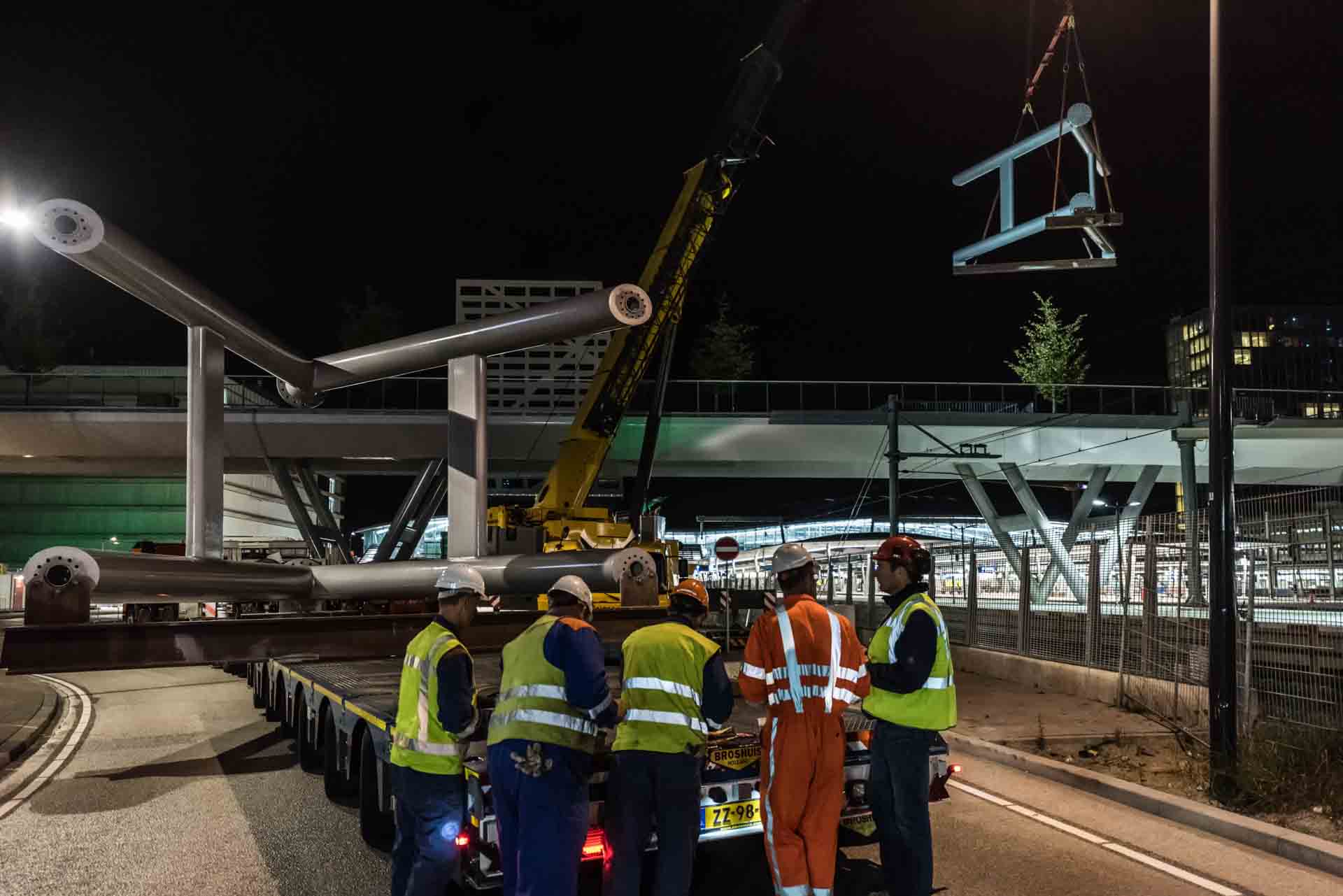 Moreelsebrug Utrecht in aanbouw inhijsen